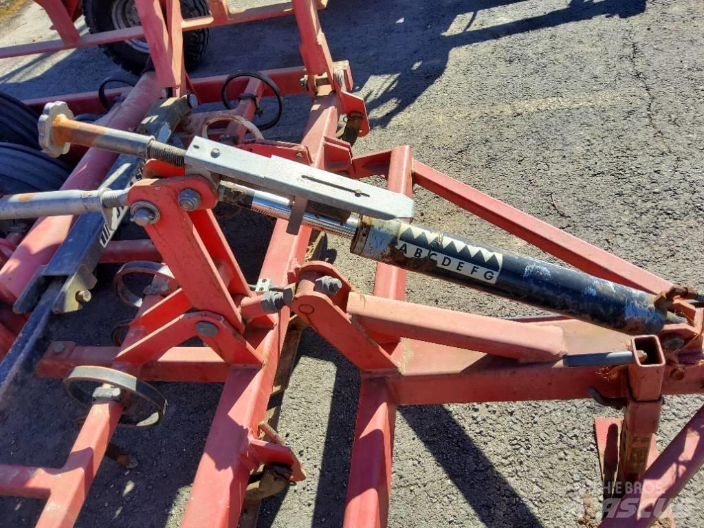 Väderstad NZA600 كاسحات