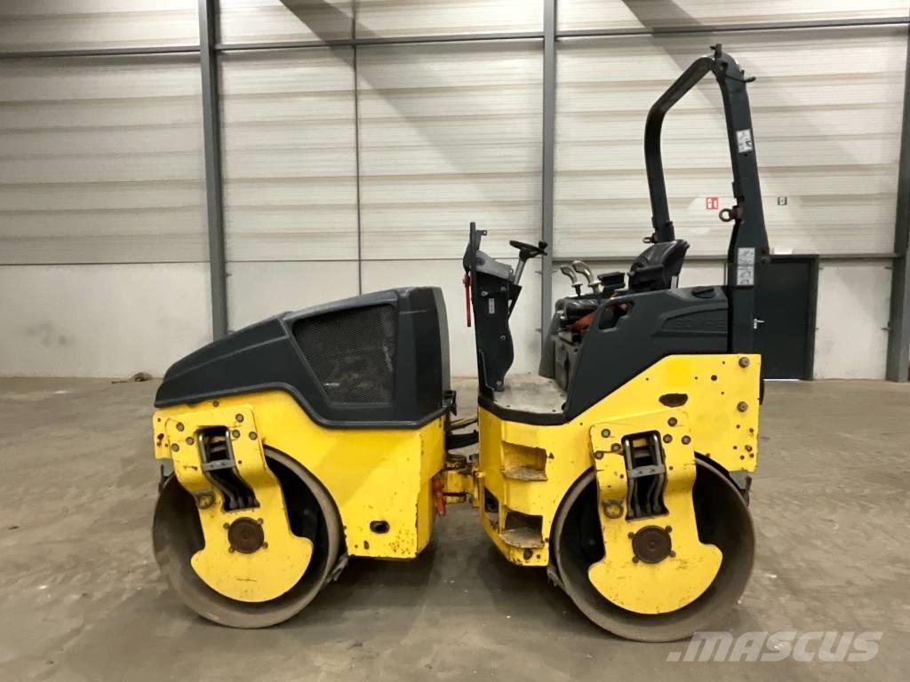 Bomag BW 135 AD-5 مداحل ثنائية الاسطوانة