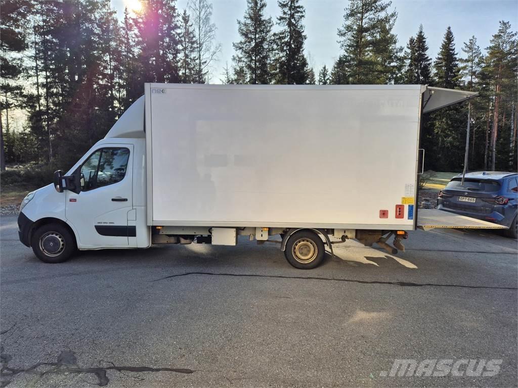 Renault Master شاحنة مقفلة