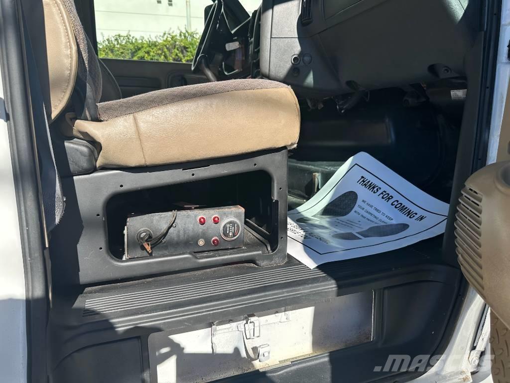 GMC C-7500 TOPKICK شاحنات أخرى