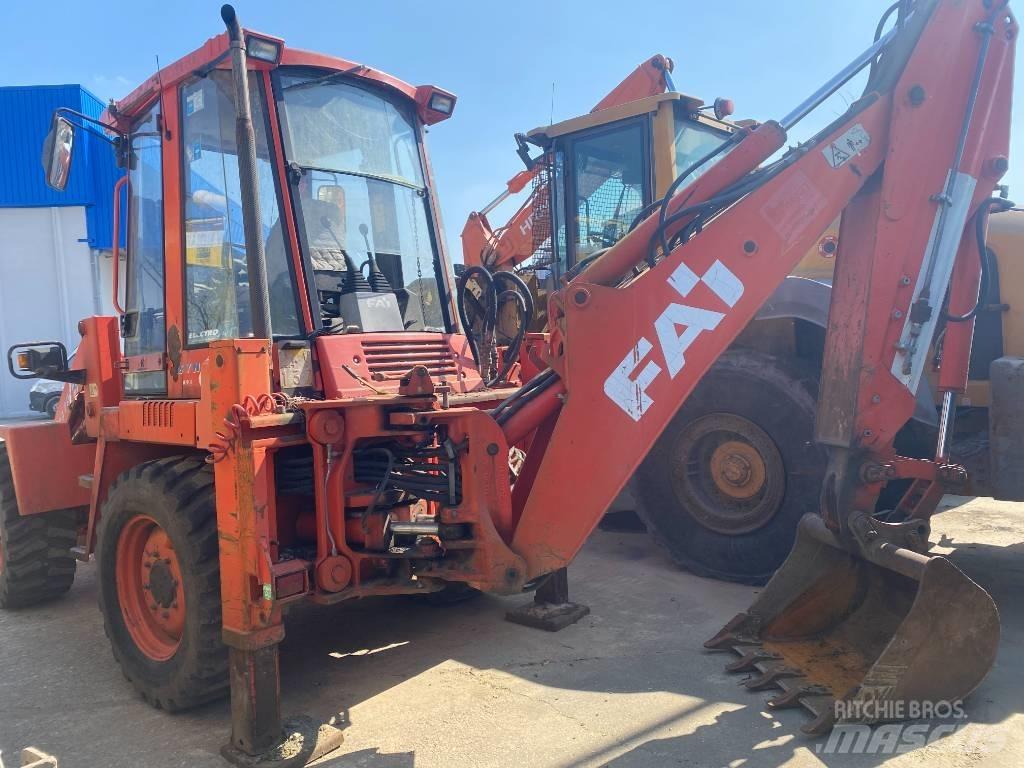 Fai KOMATSU 698 لوادر ذات جرافات عكسية