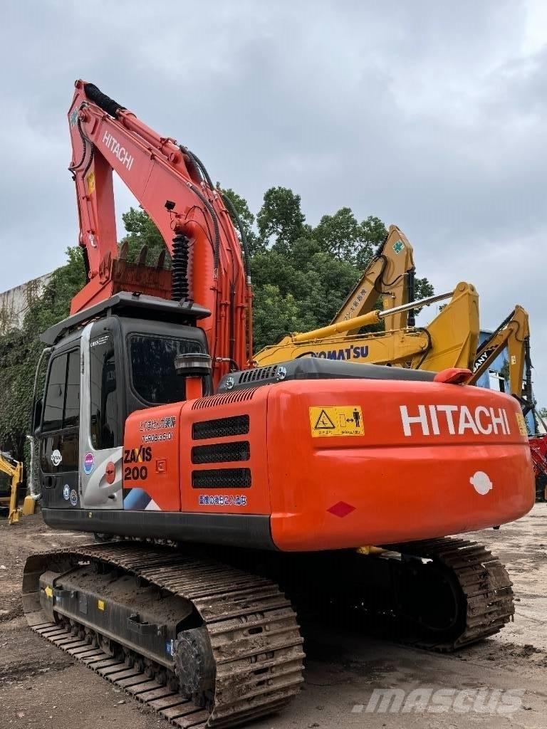 Hitachi ZX 200 حفارات زحافة