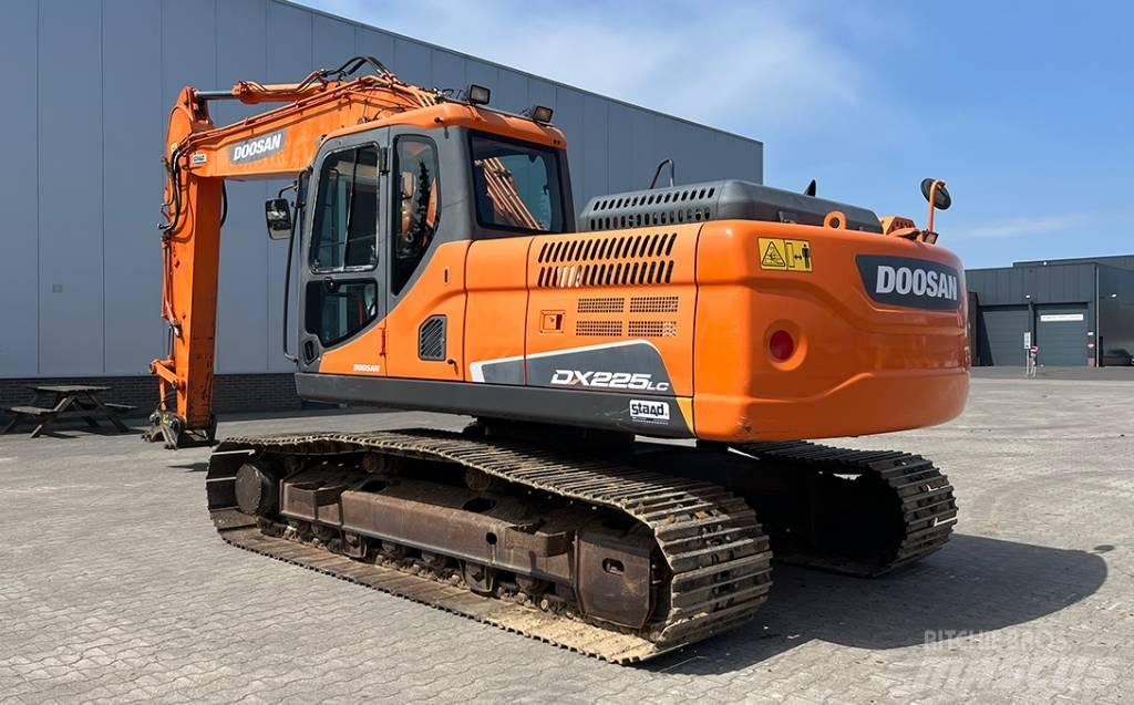 Doosan DX 225 LC-3 حفارات زحافة