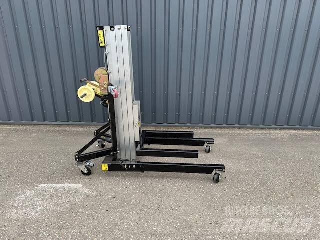 Rees Lift SML3,3 رافعات ومنصات أخرى