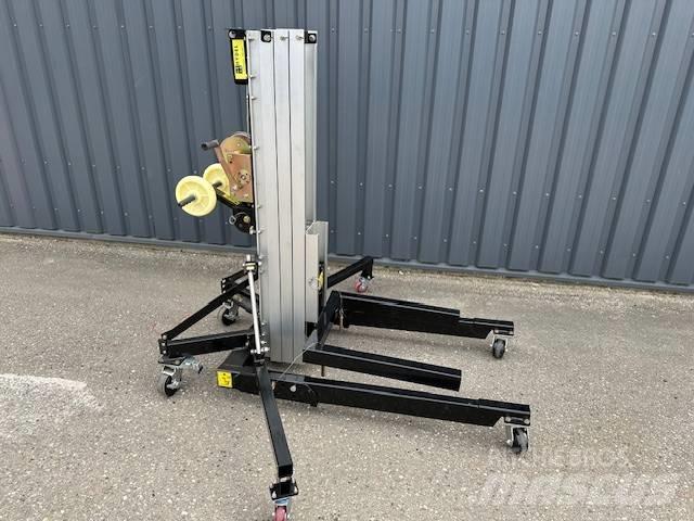 Rees Lift SML3,3 رافعات ومنصات أخرى