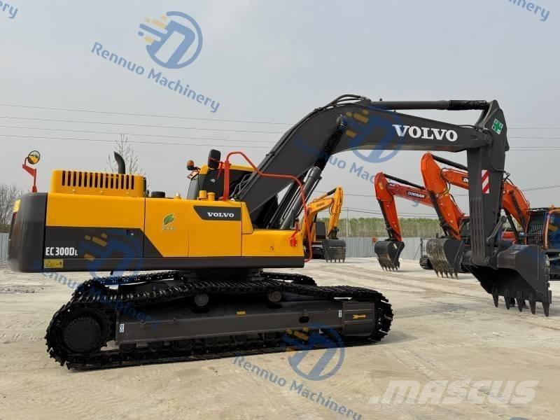 Volvo EC 300 D L حفارات زحافة