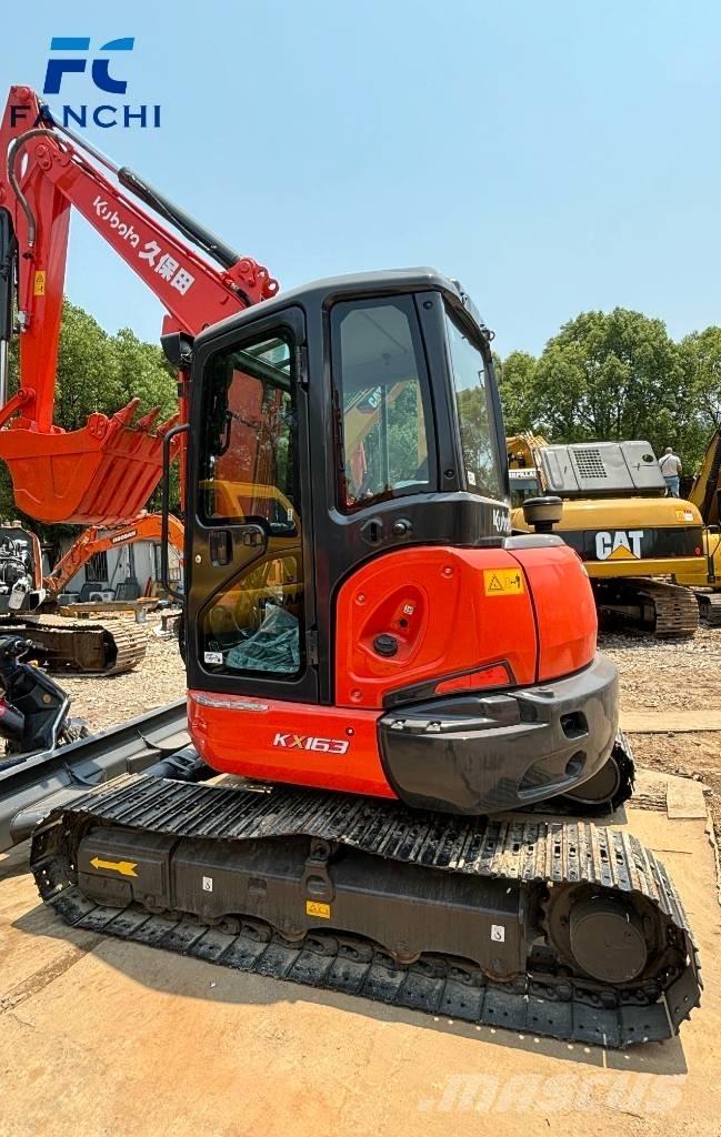 Kubota 163 حفارات زحافة