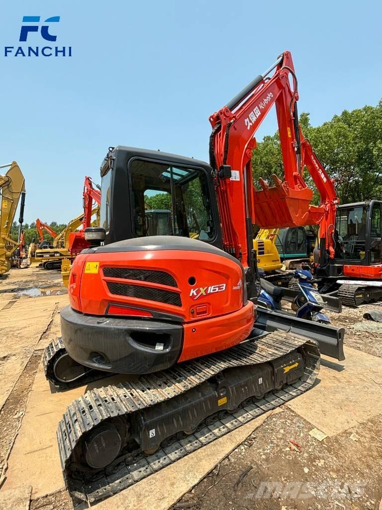 Kubota 163 حفارات زحافة