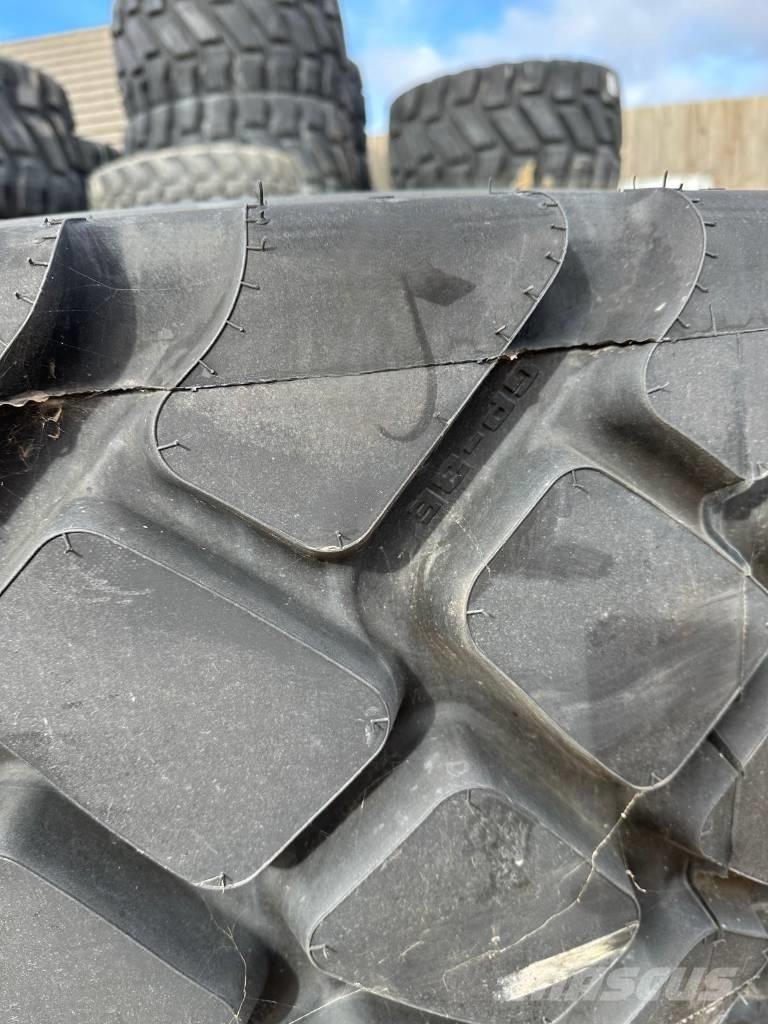 Goodyear 20.5R25 الإطارات والعجلات والحافات