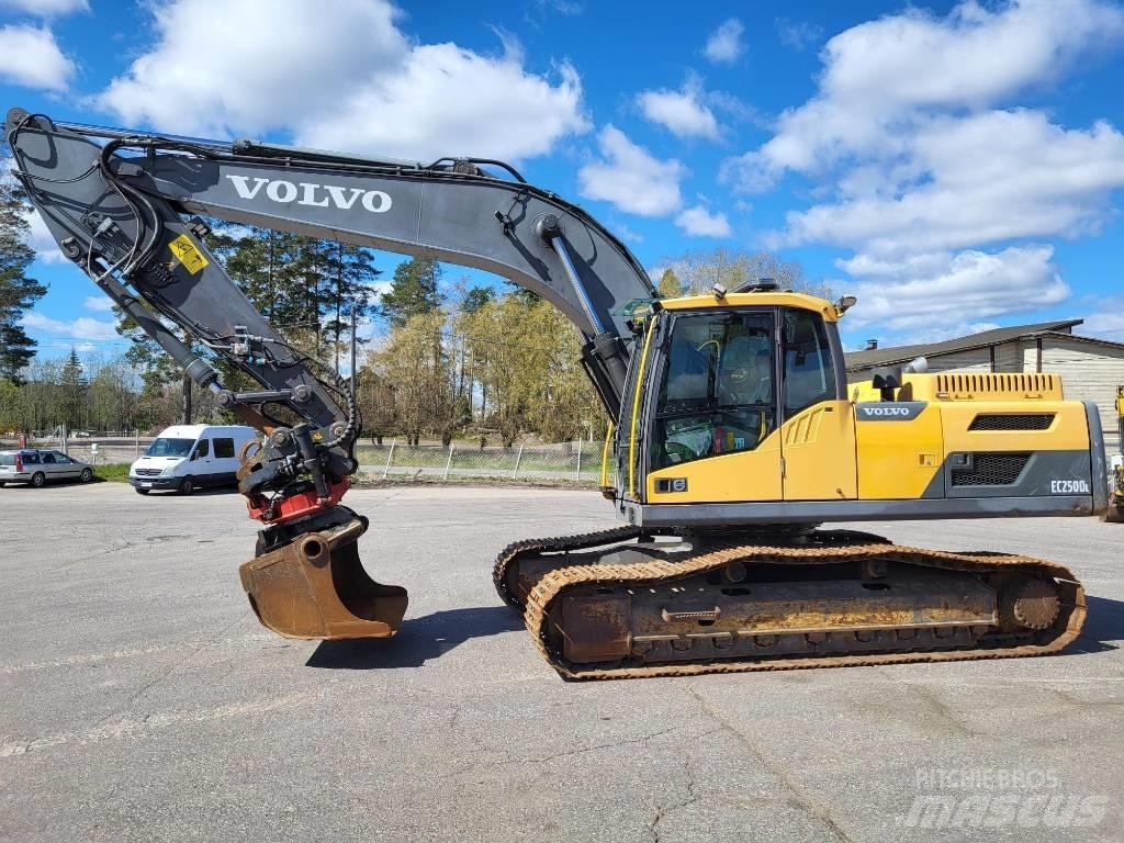 Volvo EC 250 D L حفارات زحافة