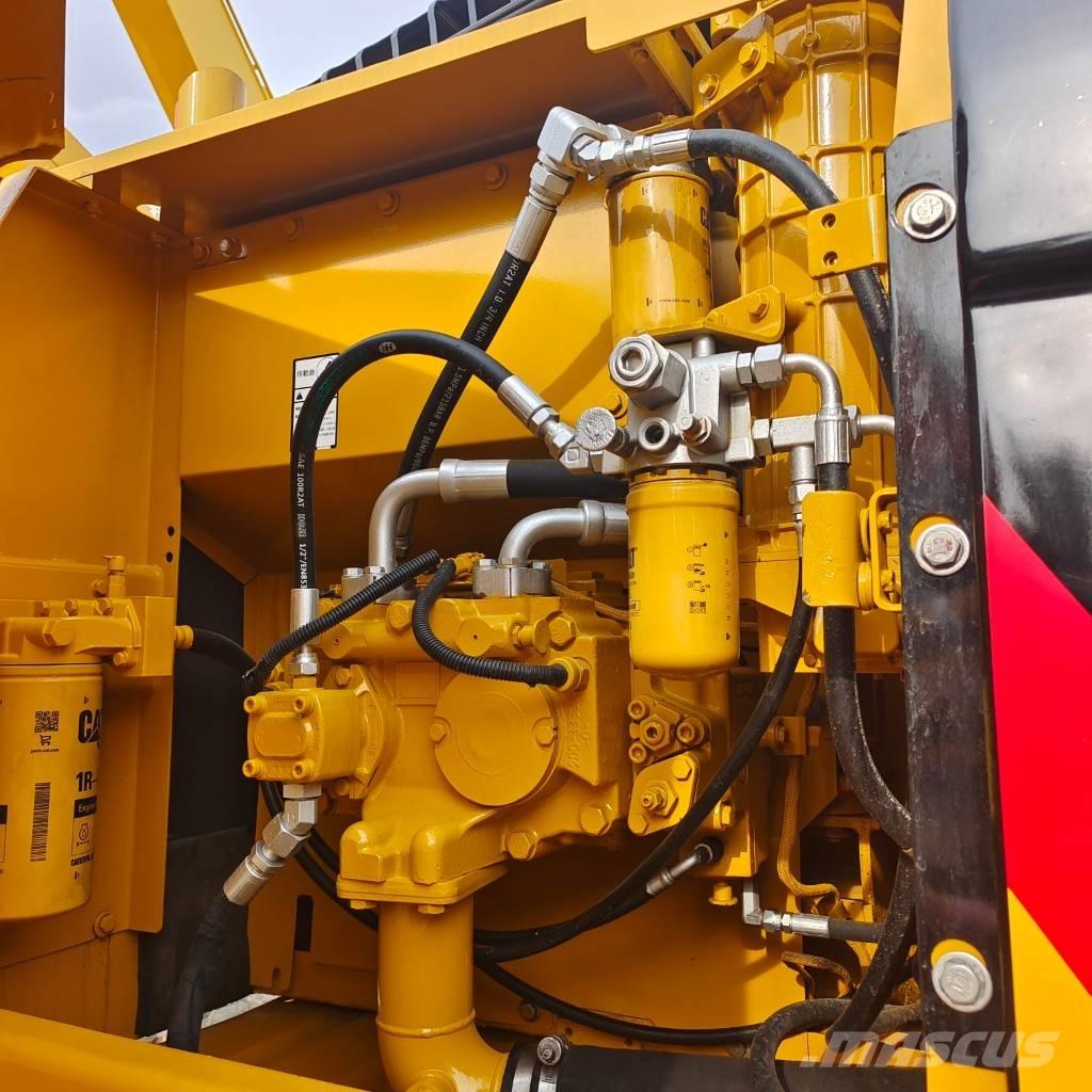 CAT 320 D2L حفارات زحافة