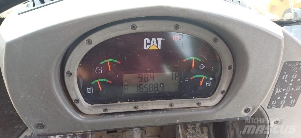 CAT 963 D لوادر زحافة