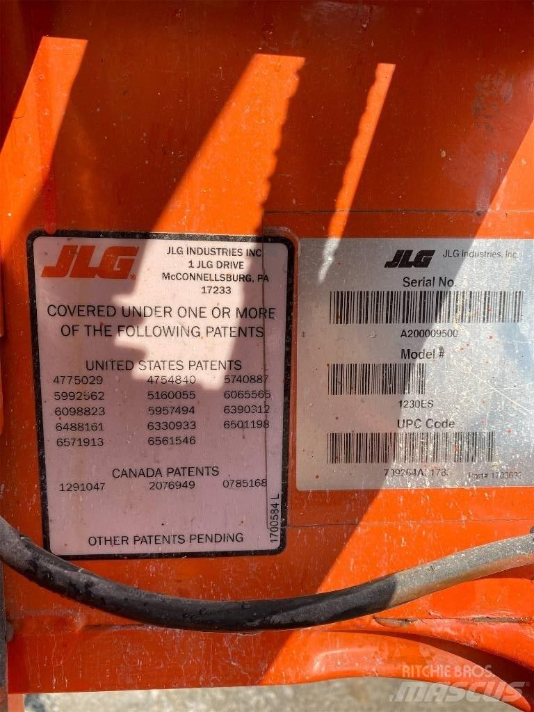 JLG 1230 ES رافعات السارية الرأسية