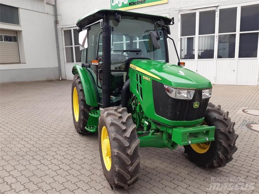 John Deere 5058E الجرارات