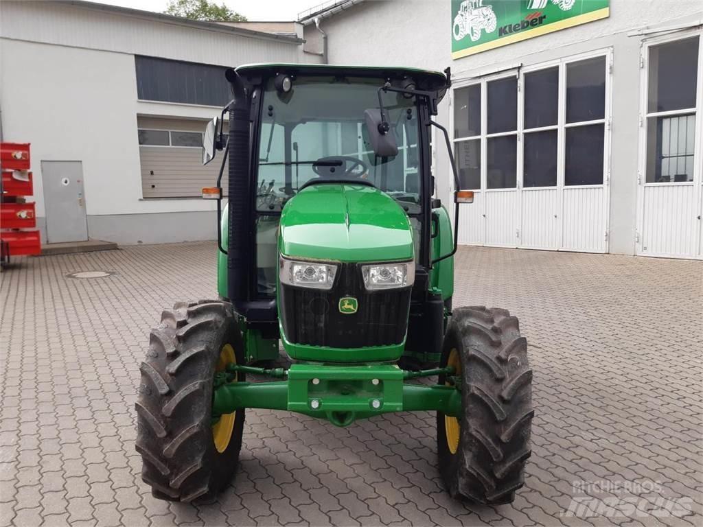 John Deere 5058E الجرارات