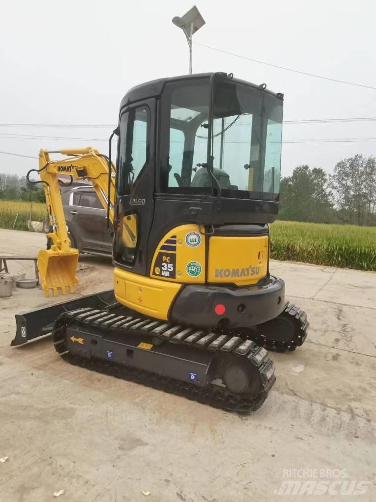 Komatsu PC 35 MR حفارات زحافة