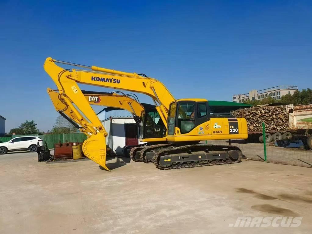 Komatsu PC 220 حفارات زحافة