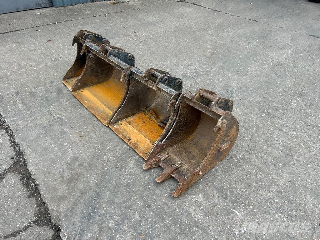 Kubota U27-4 حفارات صغيرة أقل من 7 طن (حفارات صغيرة)