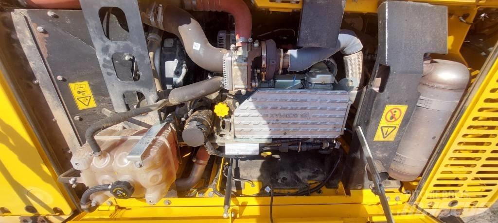 JCB JS 220 X حفارات زحافة
