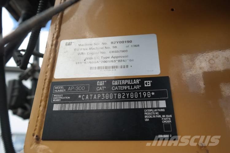 CAT AP 300 معدات السفلتة