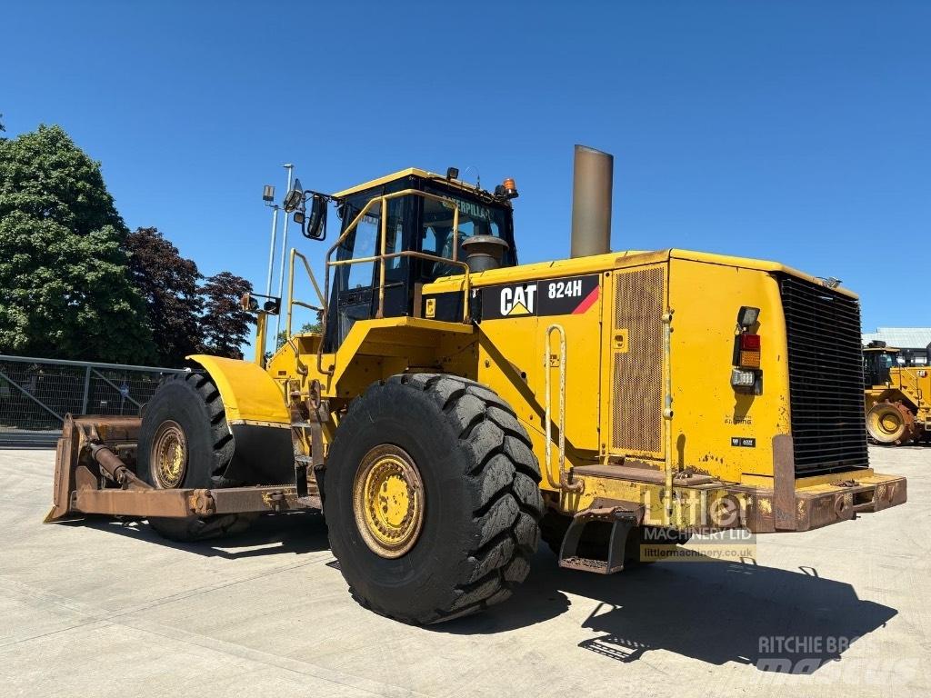 CAT 824 H بلدوزرات مجنزرة
