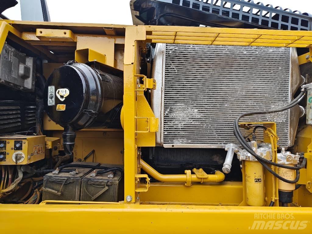 CAT 330 D2 L حفارات زحافة