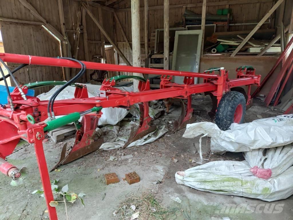 Unia TUR VARIO 5 R محاريث تقليدية