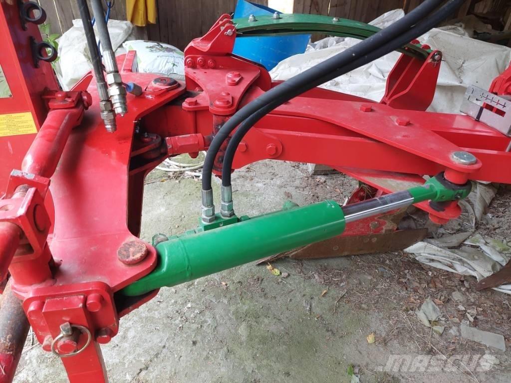 Unia TUR VARIO 5 R محاريث تقليدية
