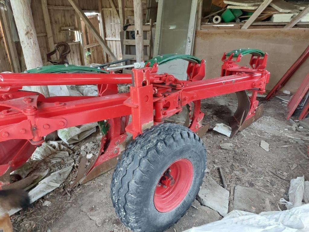 Unia TUR VARIO 5 R محاريث تقليدية