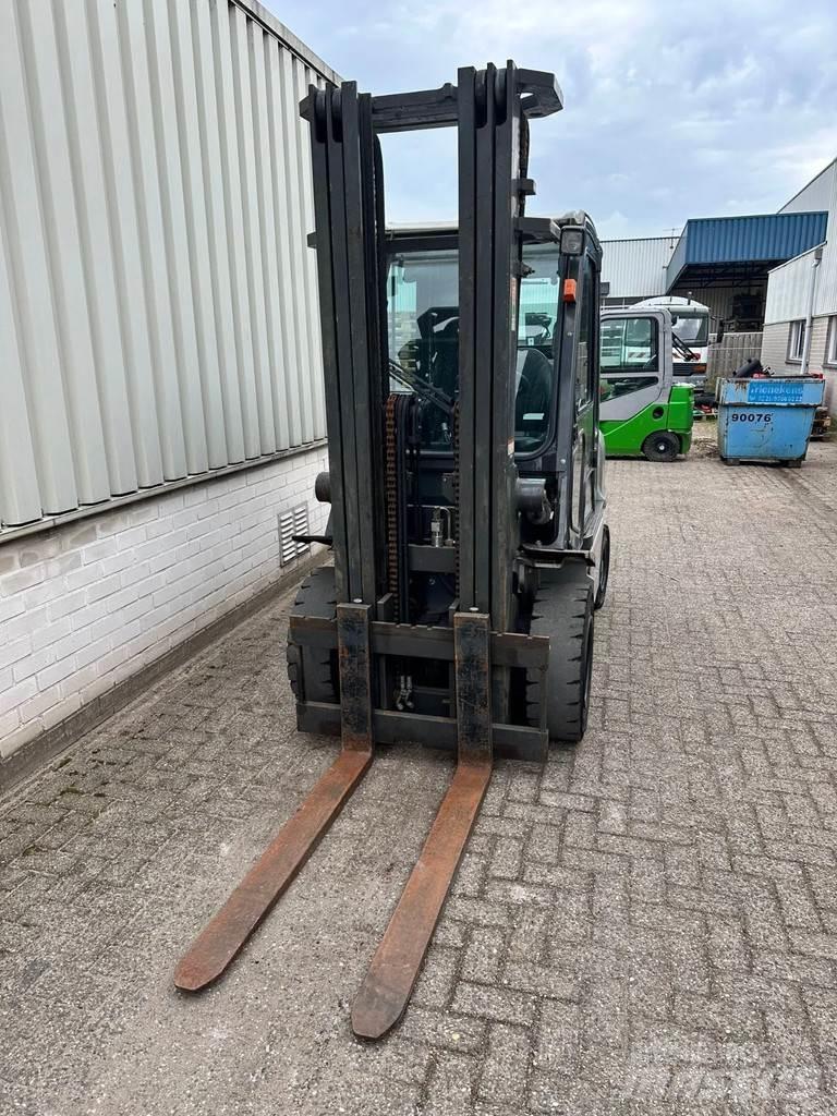 Nissan FDG02E7 شاحنات ذات رافعات شوكية - أخرى
