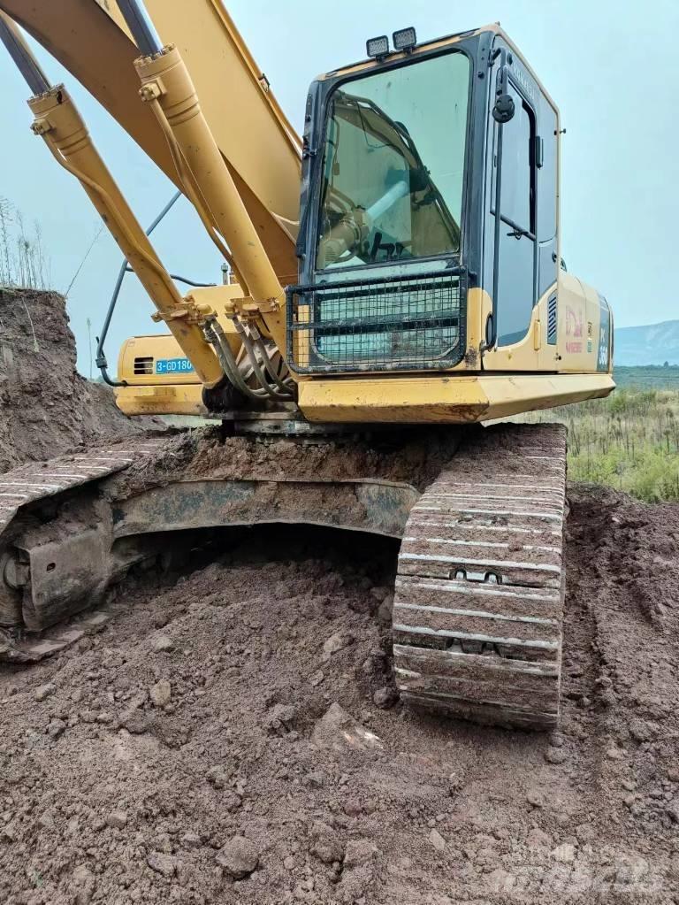Komatsu PC 360-8MO حفارات زحافة