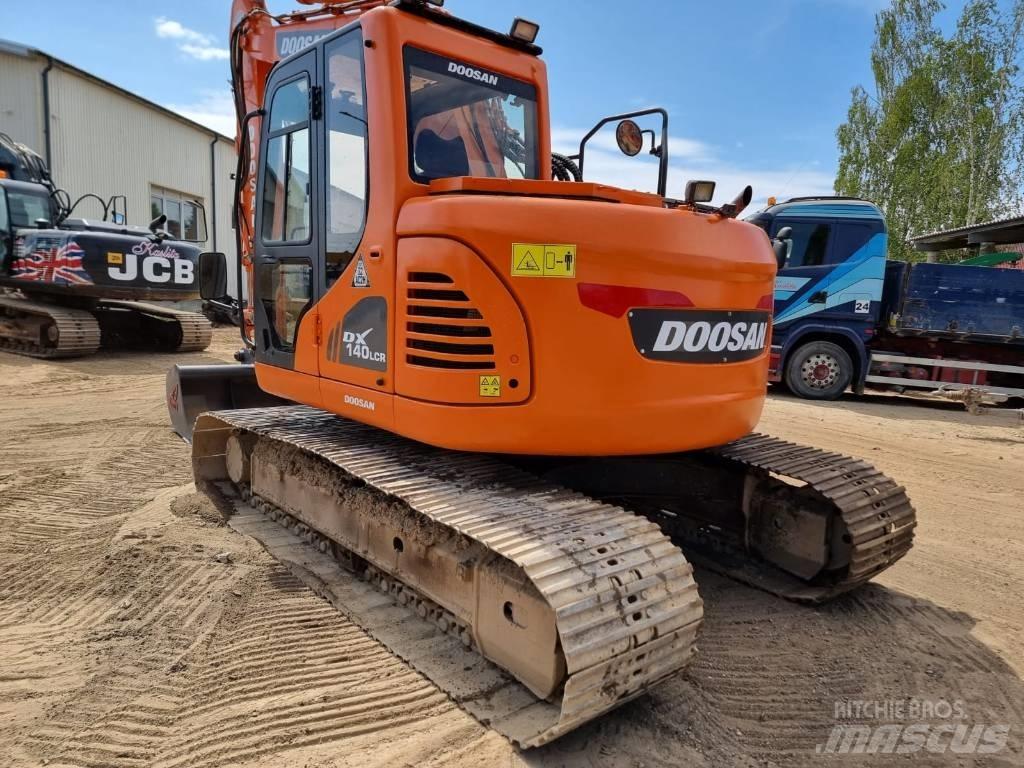 Doosan DX 140 LC-3 حفارات زحافة