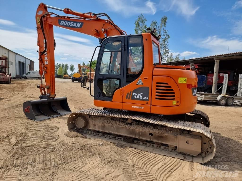 Doosan DX 140 LC-3 حفارات زحافة