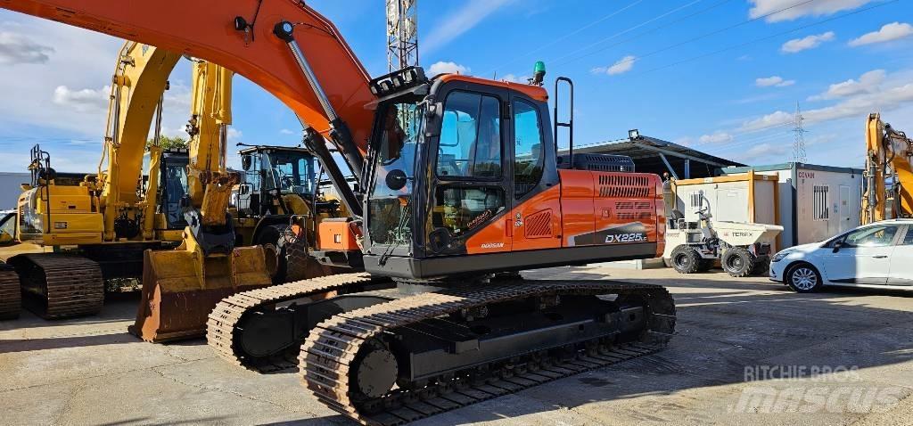 Doosan DX 225 حفارات زحافة