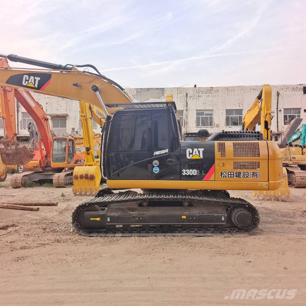 CAT 324  D2L حفارات زحافة