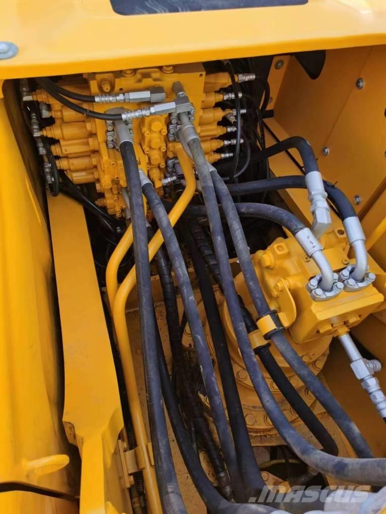 Komatsu PC 220-7 حفارات زحافة