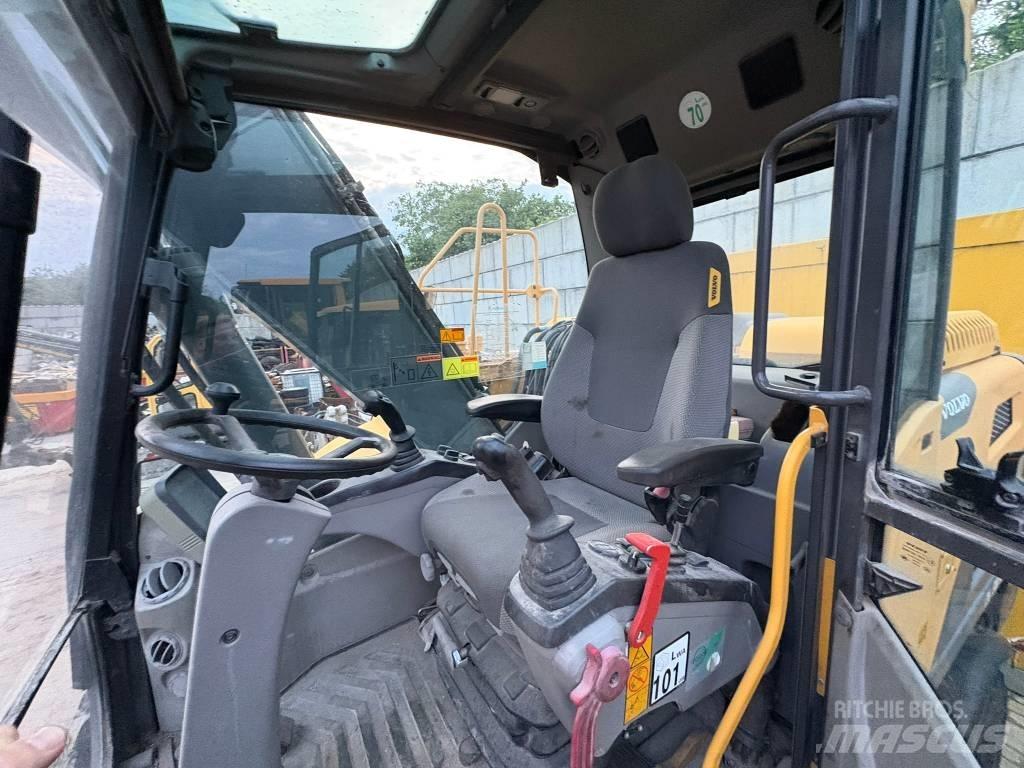 Volvo EW 160 D حفارات بعجل