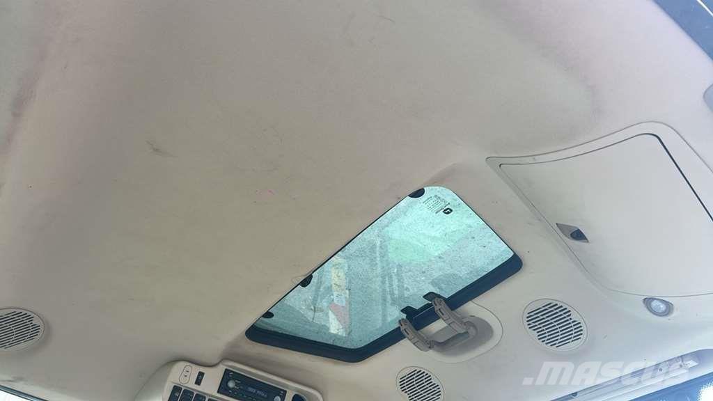 John Deere 6215R الجرارات