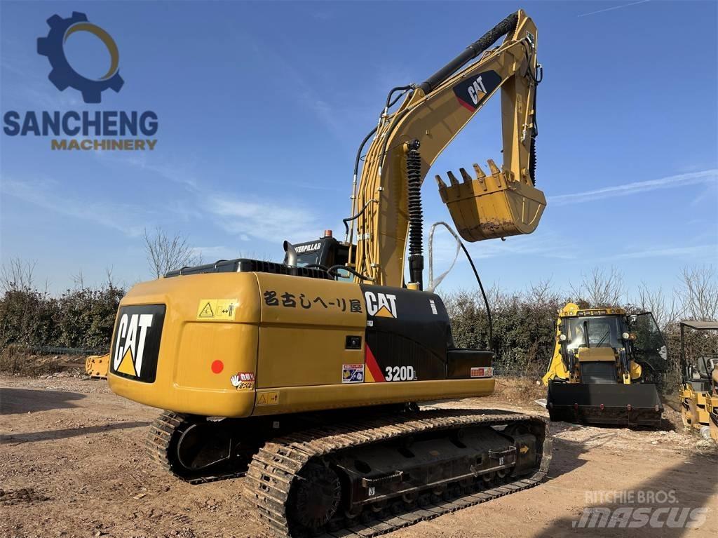 CAT 320 D L حفارات زحافة