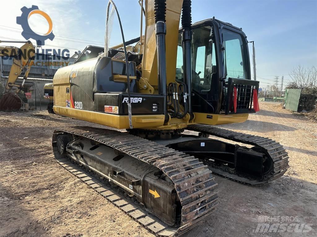 CAT 320 D L حفارات زحافة