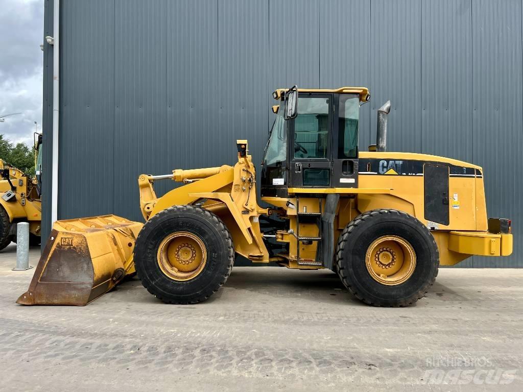 CAT 938G لوادر بعجل