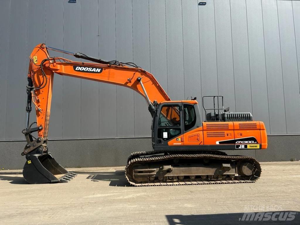 Doosan DX 300 LC-5 حفارات زحافة