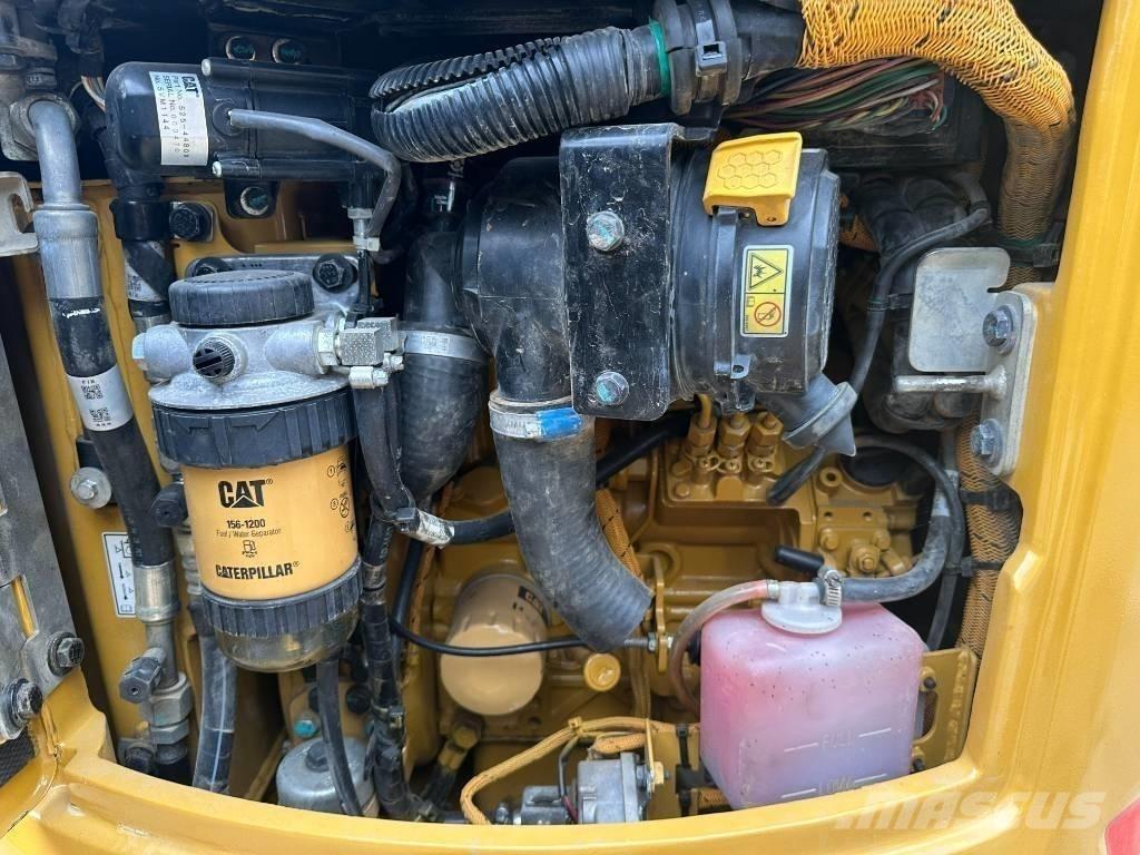 CAT 302 حفارات صغيرة أقل من 7 طن (حفارات صغيرة)