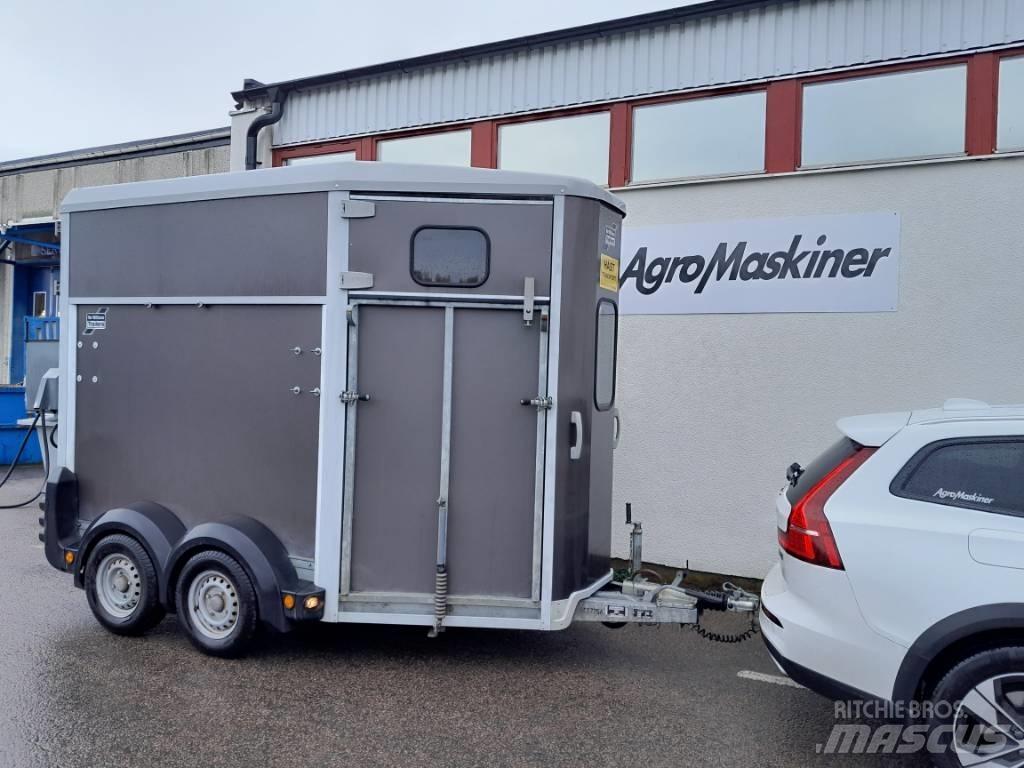Ifor Williams HB 506 مقطورات نقل الحيوانات