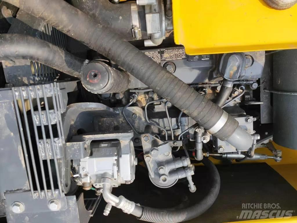 Komatsu PC 130 LC حفارات زحافة