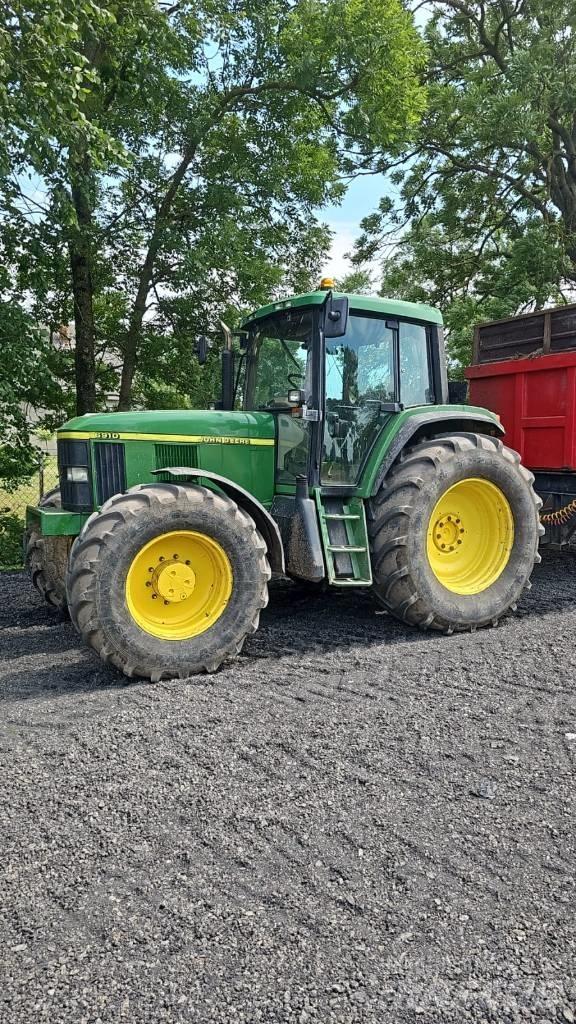John Deere 6910 الجرارات