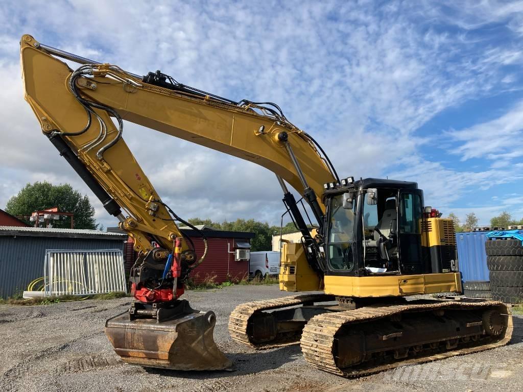 CAT 321 D حفارات زحافة
