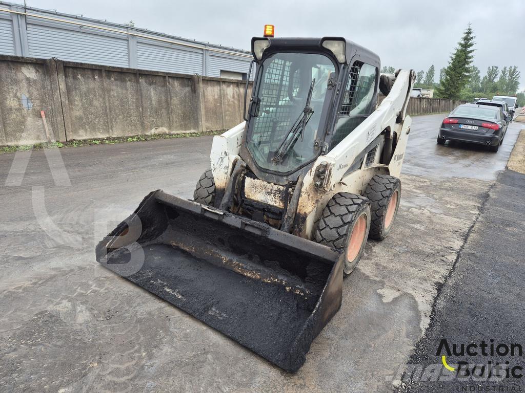 Bobcat S 530 لوادر انزلاقية التوجيه