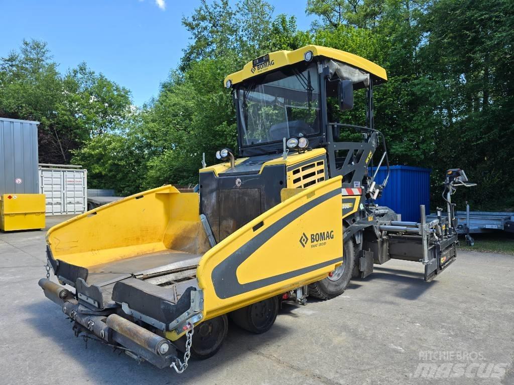 Bomag BF 300 P-2 معدات السفلتة