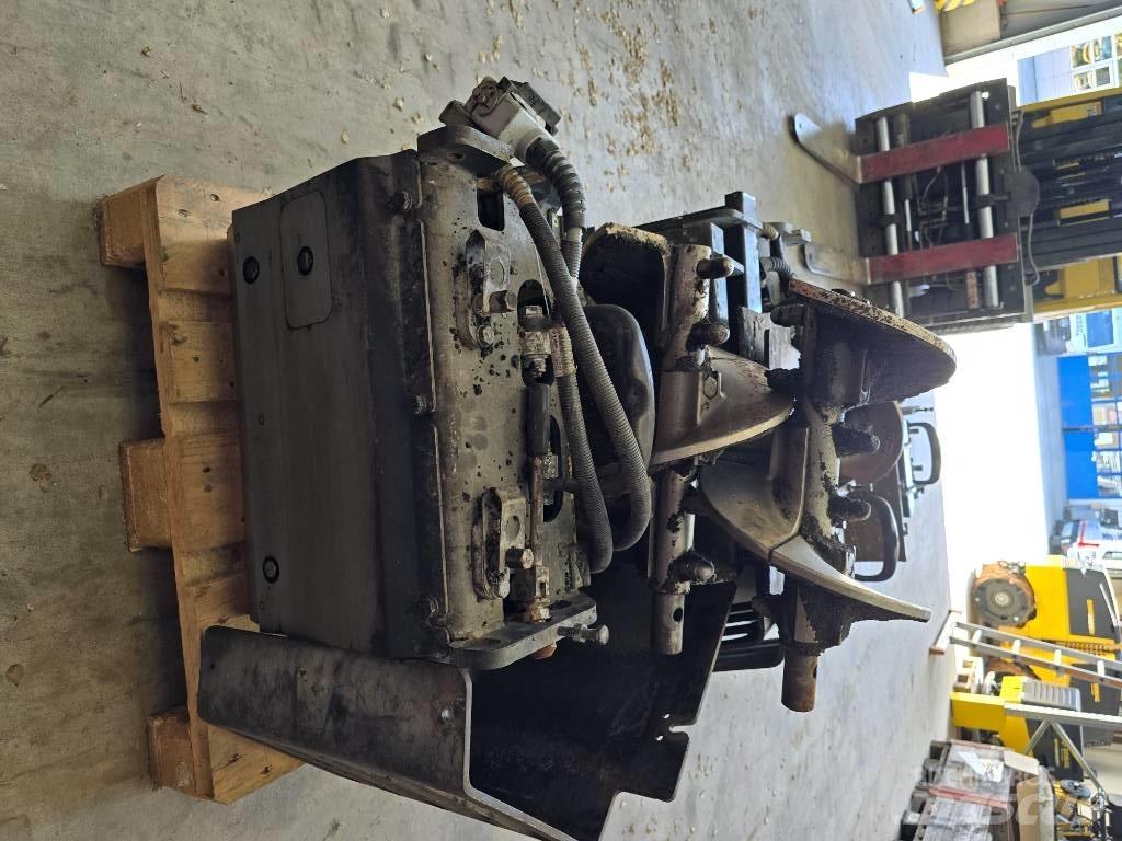 Bomag BF 300 P-2 معدات السفلتة